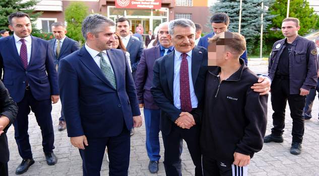 Tarıkdaroğlu, Yozgat’ta bir dizi ziyaretlerde bulundu