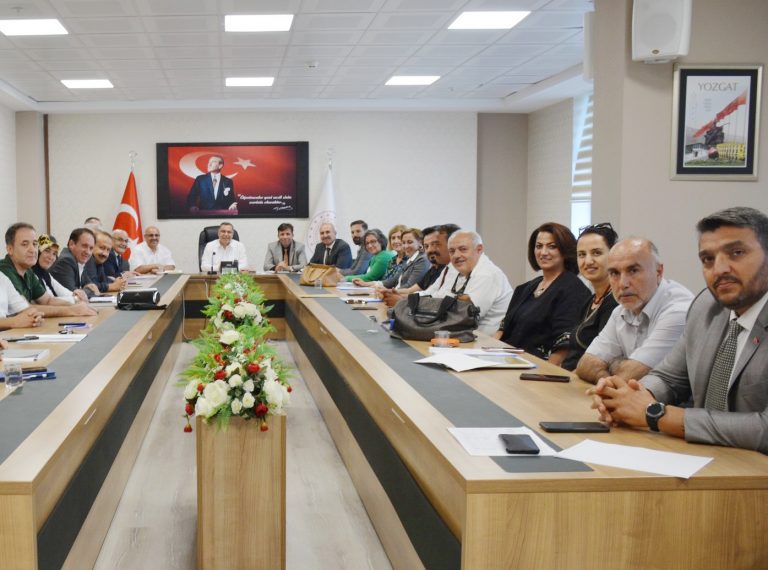 Altınkaynak, pansiyon yöneticileri ile bir araya geldi