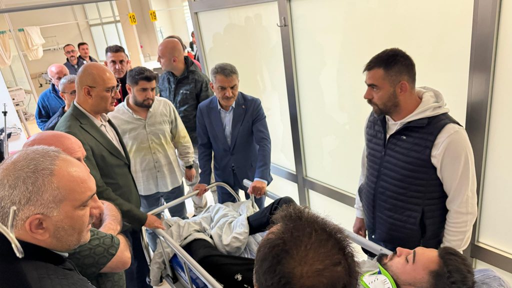 Vali Özkan; hastanede yaralıları ziyaret etti