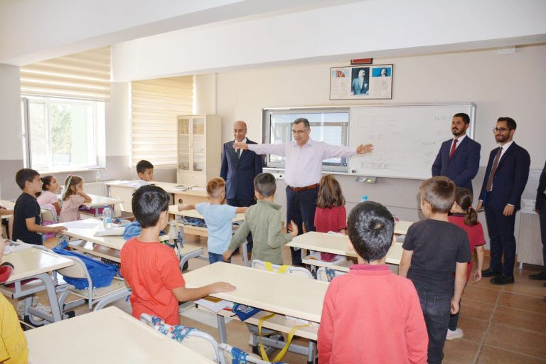 Altınkaynak’tan Esenli Köy Okuluna ziyaret