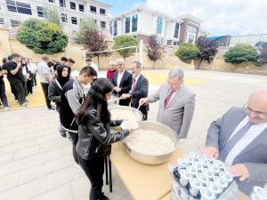 Öğretmen ve öğrencilerden Mevlid-i Nebi etkinliği