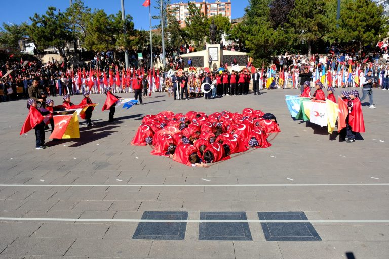 Cumhuriyetimizin 101. yılı coşkuyla kutlandı