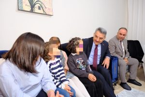 Dede ve torunlar bir araya geldi