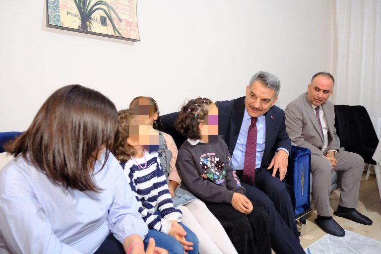 Dede ve torunlar bir araya geldi