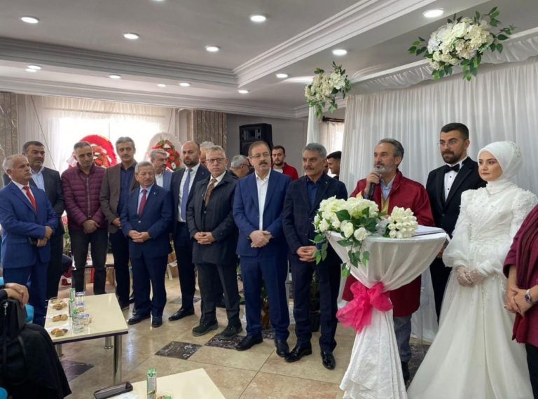 Yurtlu ve Yaşar ailelerinin mutlu günü
