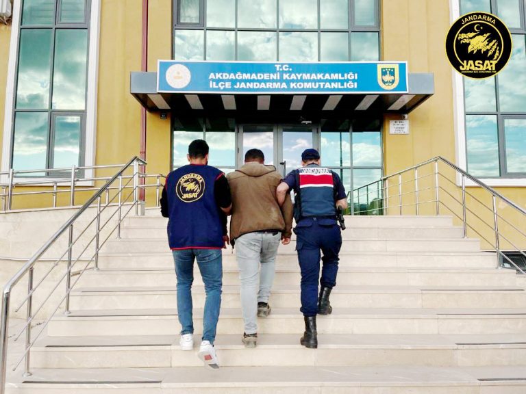 Aranan şahıs yakalandı