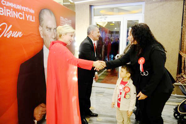 Arzu Özkan ev sahiplinde Cumhuriyet Resepsiyonu düzenlendi