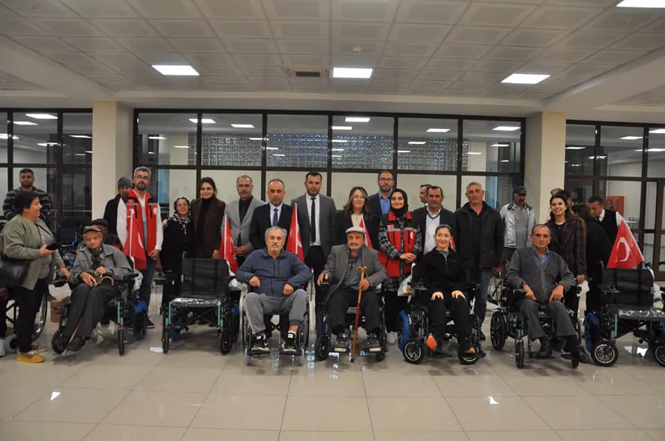 Yozgat’ta 20 engelli vatandaşa akülü sandalye teslim edildi