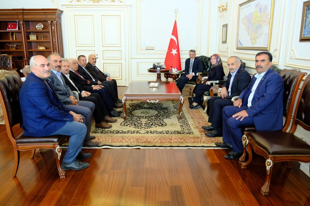 Vali Özkan: Muhtarlar yerel yönetimin temel taşıdır