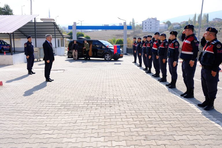 Vali Özkan’dan İlçe Jandarma Komutanlığı’na ziyaret