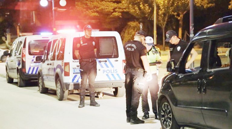 Polis ekipleri okul, yurt ve trafik denetimlerini sürdürüyor