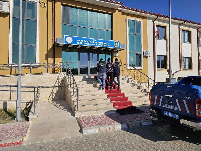 Hırsızlık suçundan aranan şahıs yakalandı