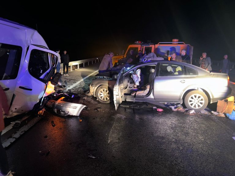 Feci kazada 3 kişi öldü, 5 kişi yaralandı