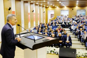 Vali Özkan: Öğretmenlerimiz geleceğimize ışık tutuyor