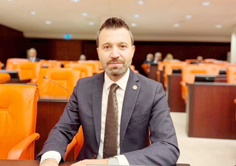 Şahan: Öğretmenlerimiz geleceğimizi yetiştiren mimarlarımızdı