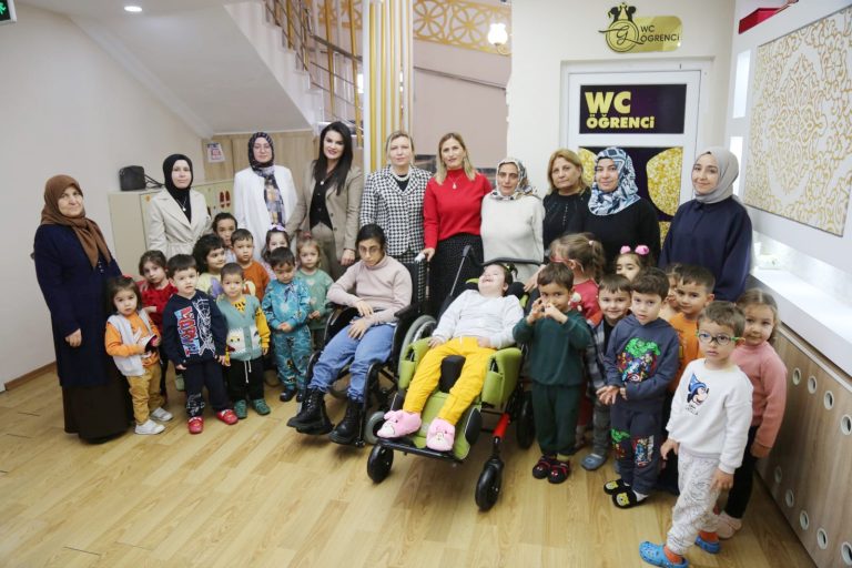 Elde edilen gelir engelli çocukları sevindirdi