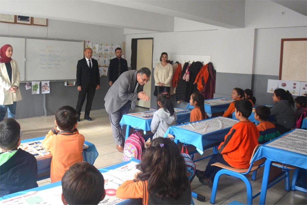 Altınkaynak, Yerköy’deki okulları ziyaret etti