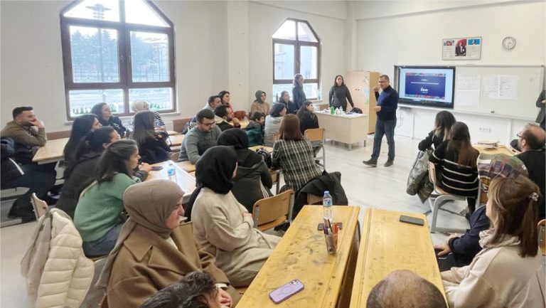 “Pozitif Psikoloji Uygulamaları” eğitimi düzenlendi