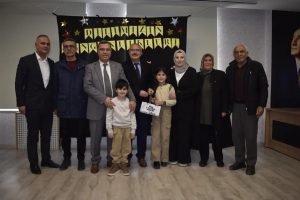 Dereceye giren öğrencilere ödülleri verildi