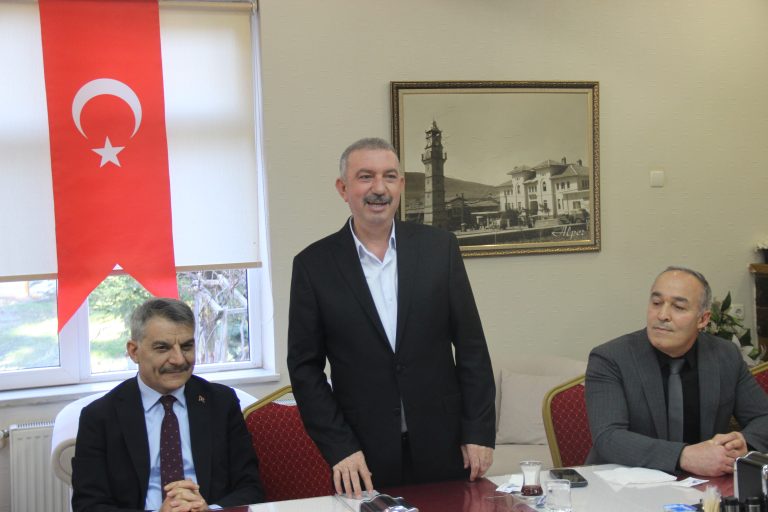 Vali Özkan: Gazetecilerimiz fedakarca ve özverili ile görev yapıyor