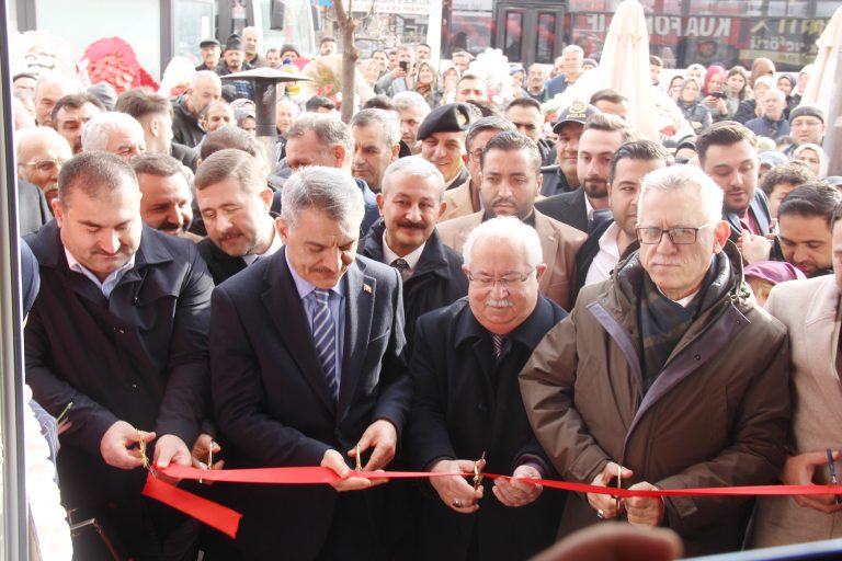   Sedefler Fırsat AVM kapılarını açtı