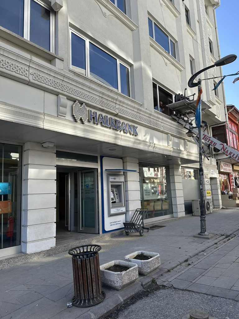 Halk Bankası Yozgat Şubesi geçici başka yere taşındı