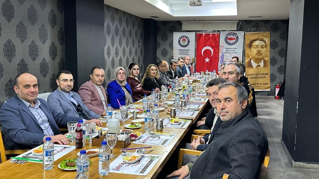 Can, üyelerini plaketle onurlandırdı