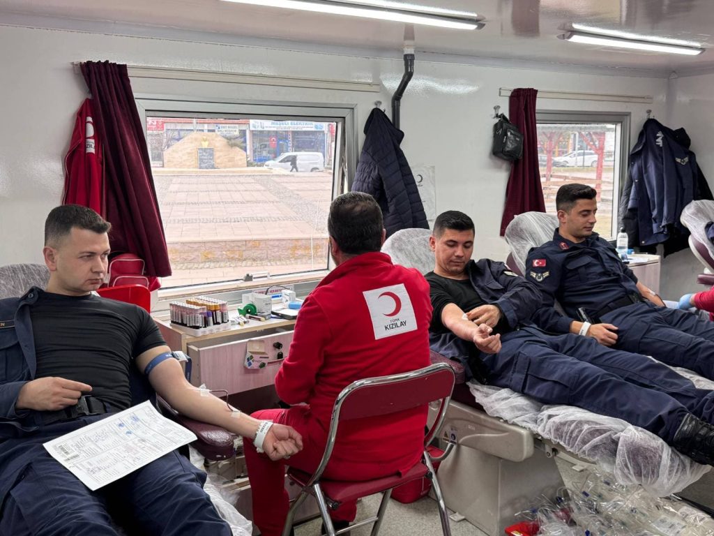 Jandarma’dan kan bağışına destek