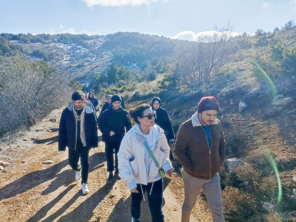 Yozgat’ta gençler çamlıkta yürüyüş yaptı, doğa eğitimi aldı