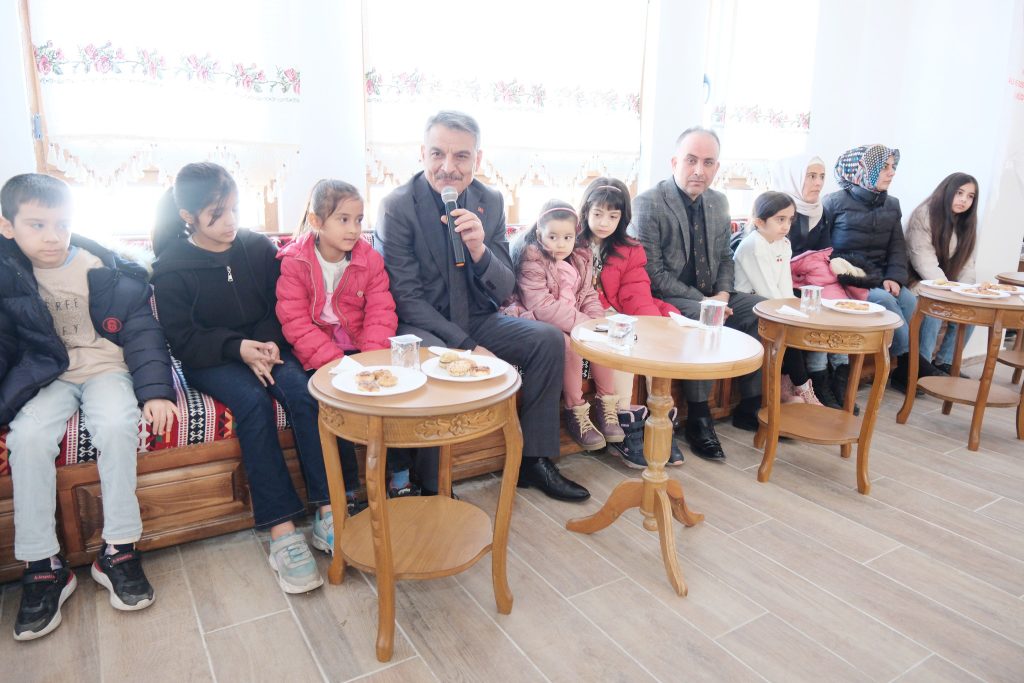 Özkan, Aile Yılı etkinliğinde çocuklarla bir araya geldi