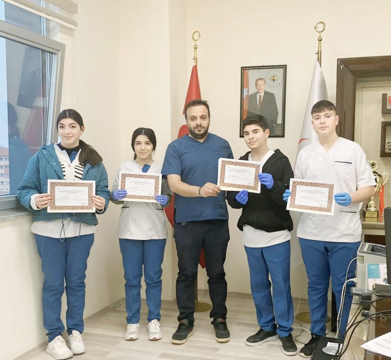 Başhekim Demir’den stajyer öğrencilere teşekkür belgesi