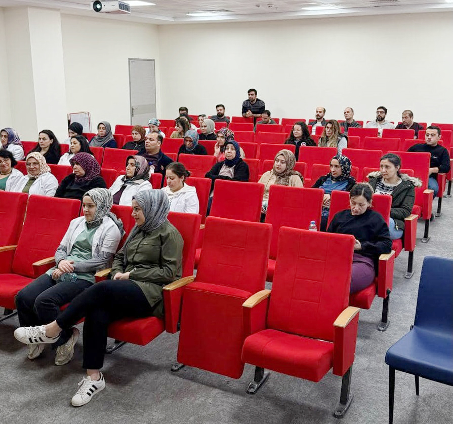 Hastane personeline iletişim becerileri ve hasta hakları eğitimi