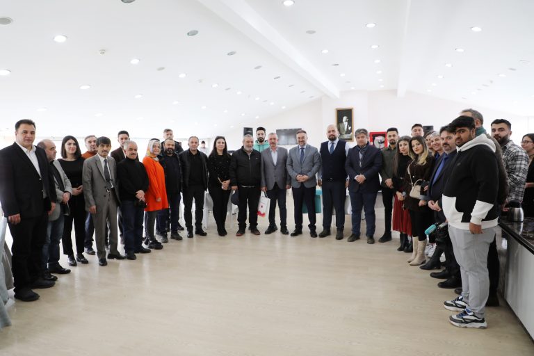 Rektör Yaşar, gazetecilerle bir araya geldi