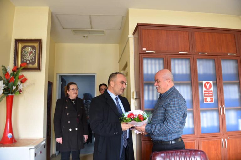 Topal, depremden etkilenen çalışanlarına moral verdi