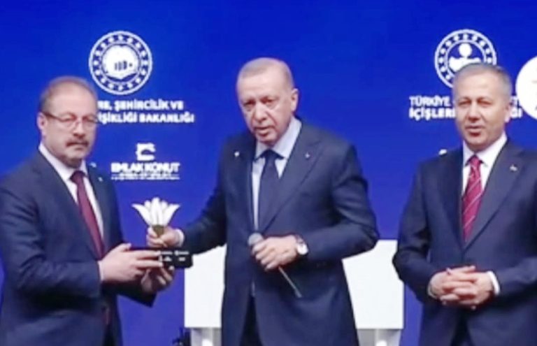 Cumhurbaşkanı Erdoğan’dan, Milletvekili Akgül’e teşekkür plaketi