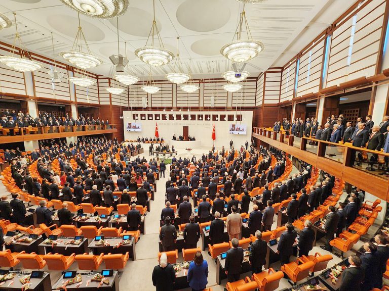 Görevden uzaklaştırma yetkisi de içeriyor