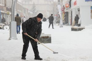 Yozgat’ta kar yağışı etkisini sürdürüyor