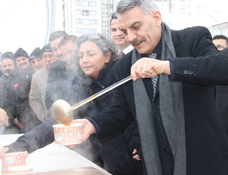 Cumhuriyet Meydanı’nda arabaşı ziyafeti