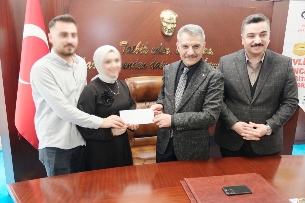 Vali Özkan: Aile kurumu toplumun temel taşıdır