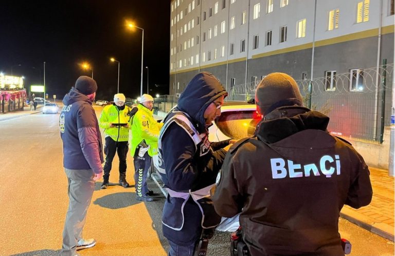 Yozgat’ta trafik ve güvenlik denetimleri devam ediyor