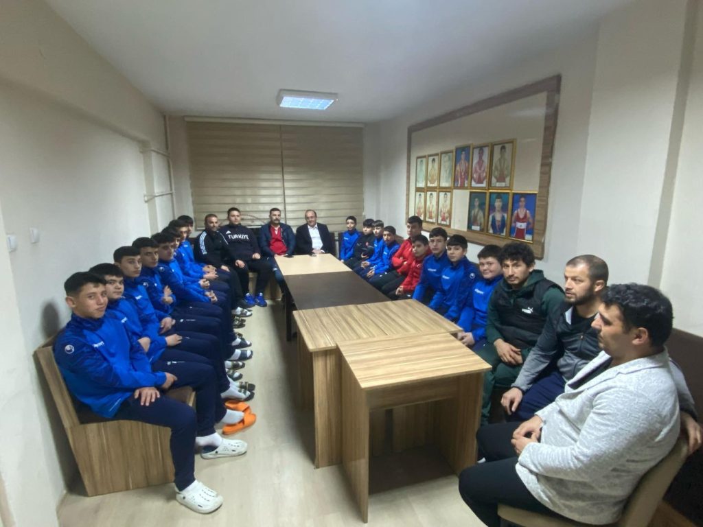 Geleceğin şampiyonlarıyla iftarda buluştu