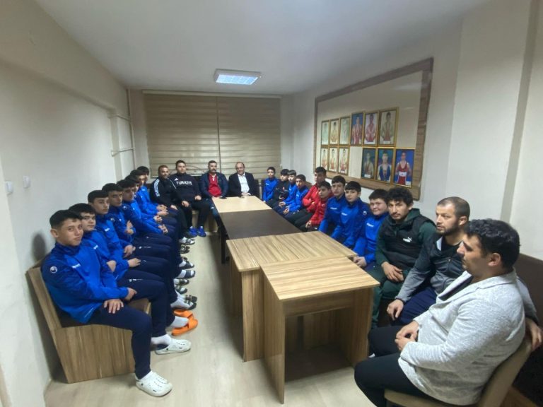 Geleceğin şampiyonlarıyla iftarda buluştu