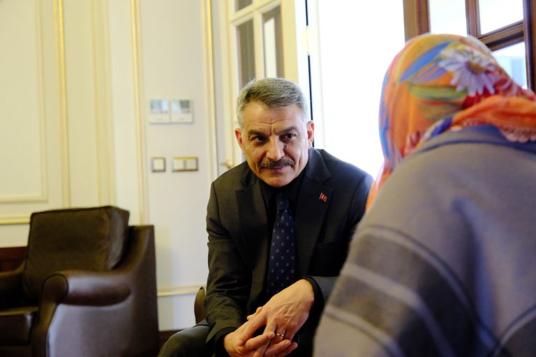 Vali Özkan, halkın taleplerini dinlemeye devam ediyor