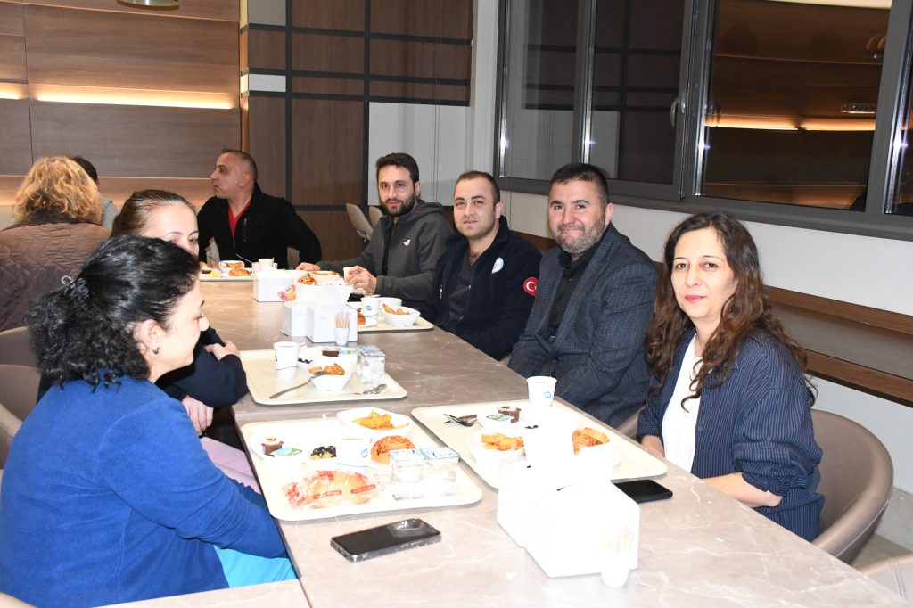 Başhekim Kozan, sahurda personelle buluştu