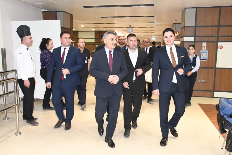 Sağlık Çalışanları kendi günlerinde iftarda buluştu