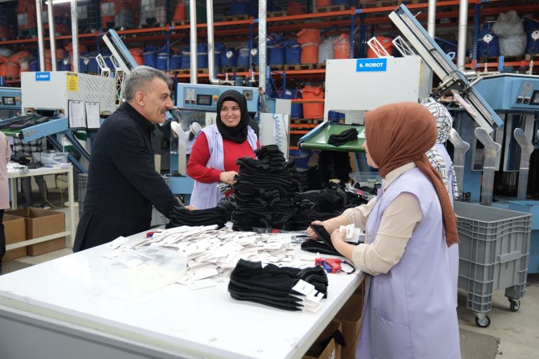 Vali Özkan’dan kadın emekçilere 8 Mart ziyareti