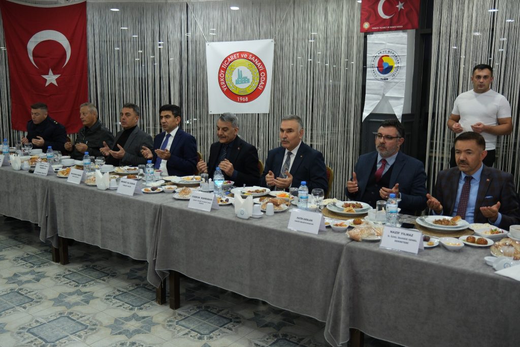Vali Özkan, Yerköy’de iftar programına katıldı