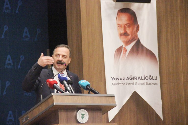 Ağıralioğlu, Yozgat’ta Partisinin 1. Olağan Kongresine katıldı