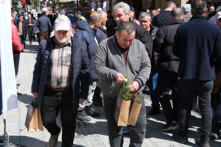 Yozgat’ta 33 bin fidan dağıtıldı