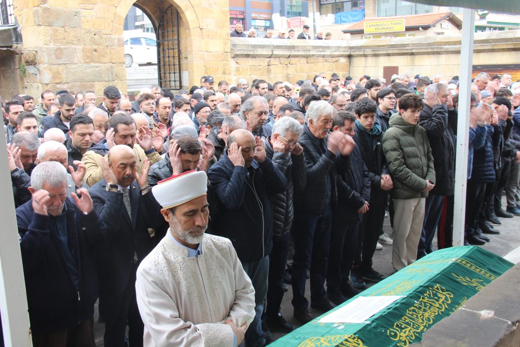 Mustafa Yaşar toprağa verildi